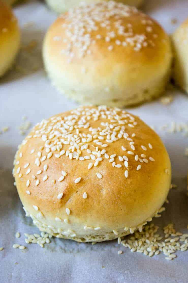 Round rolls topped with sesame seeds.