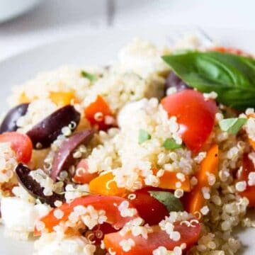 Quinoa, bell peppers, tomatoes and mozzarella make up this delicious Quinoa Salad.