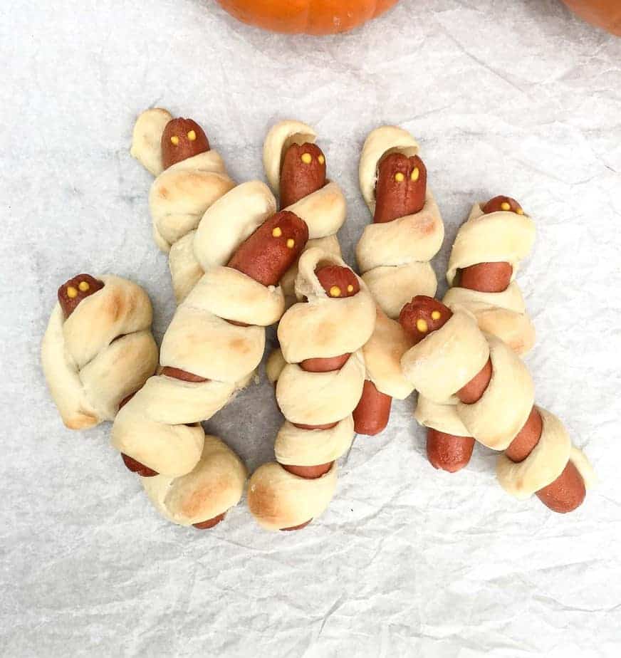 halloween hot dog mummies