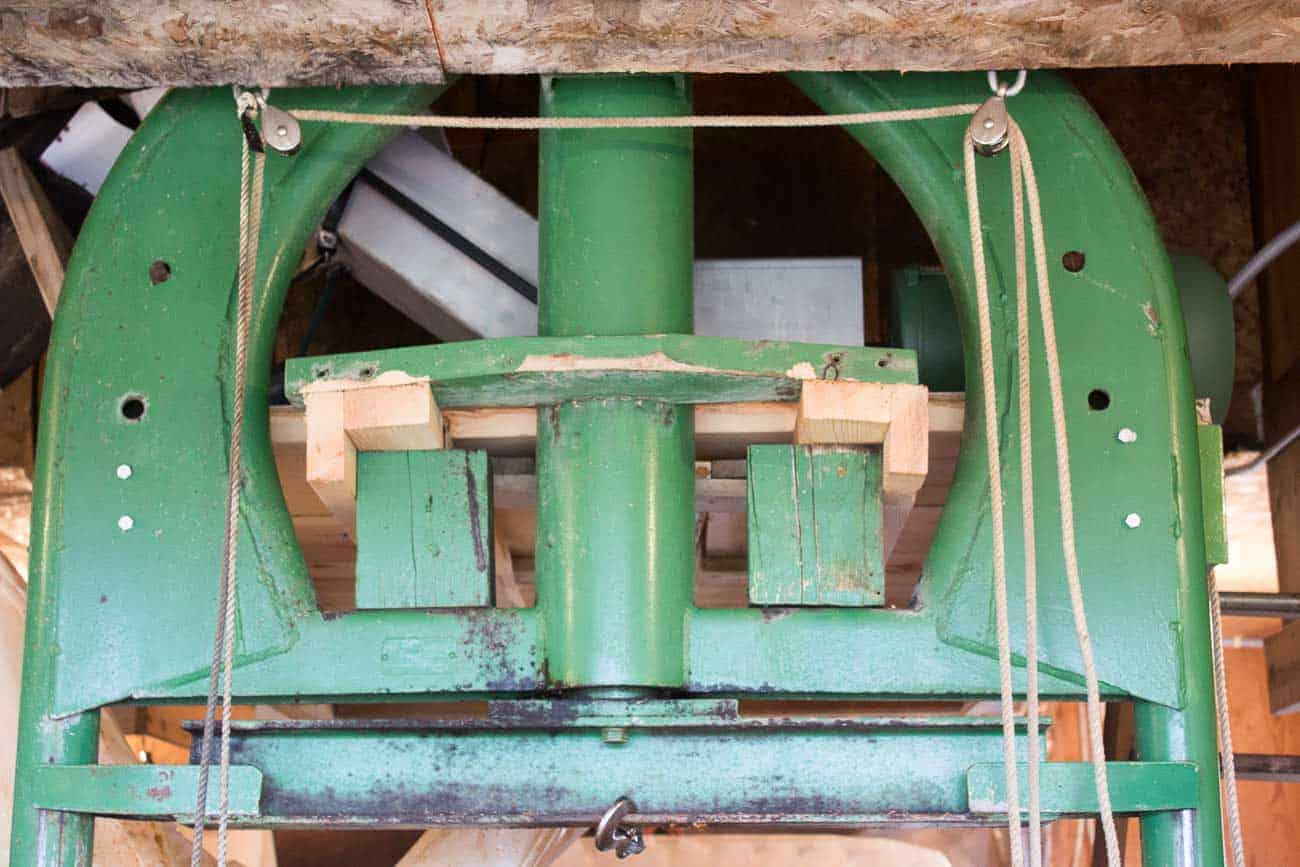 An old hydraulic green press.