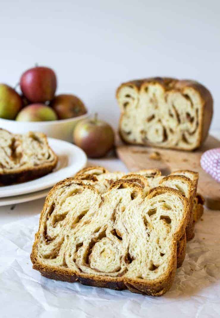 apple cinnamon babka