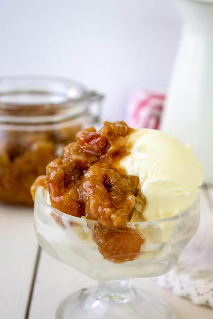 rhubarb sauce