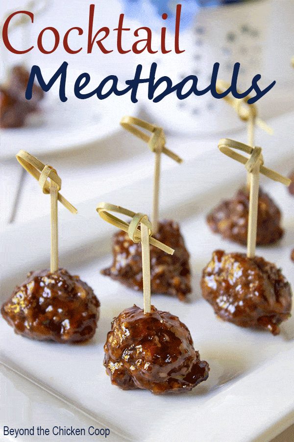 Cocktail Meatballs are a perfect appetizer for all your holiday parties! #appetizers #holidays #meatballs