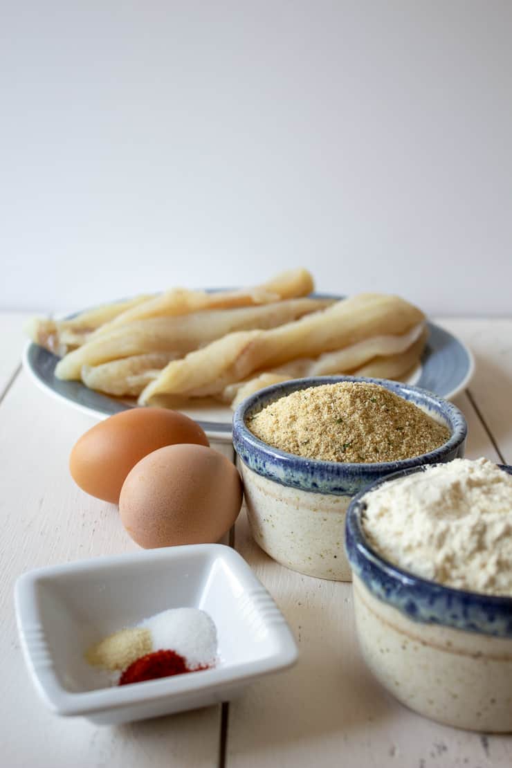 Ingredients needed for making pan fried fish.