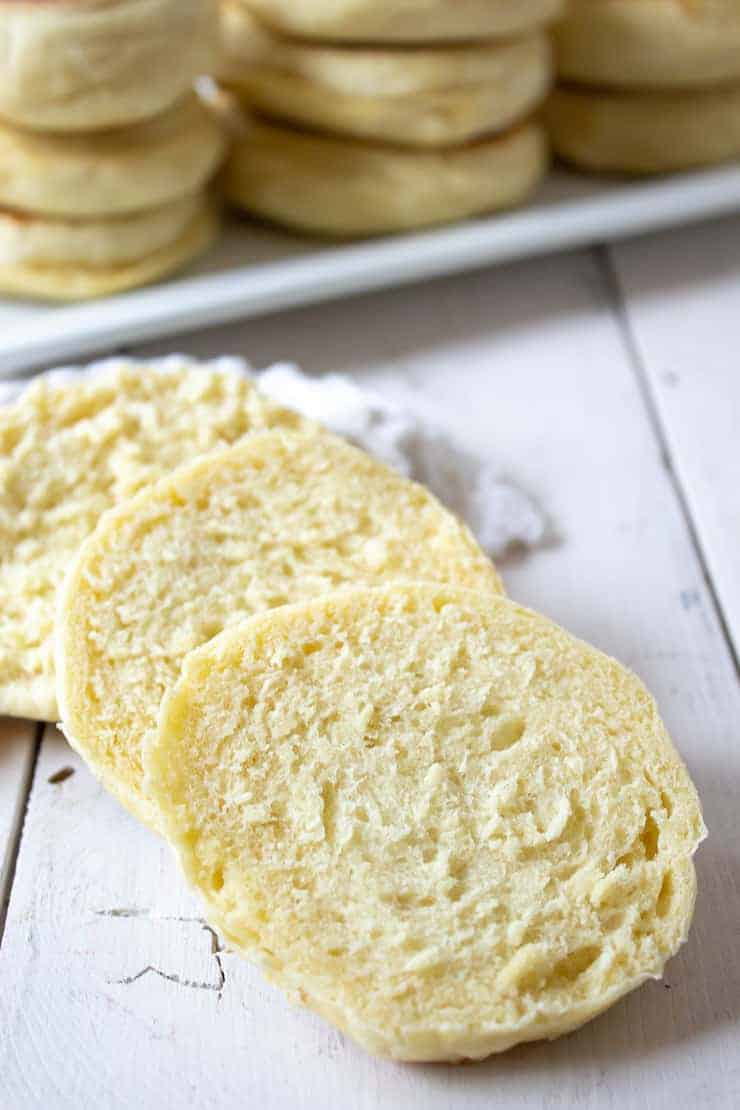 The Difference between fork split and knife cut English Muffins