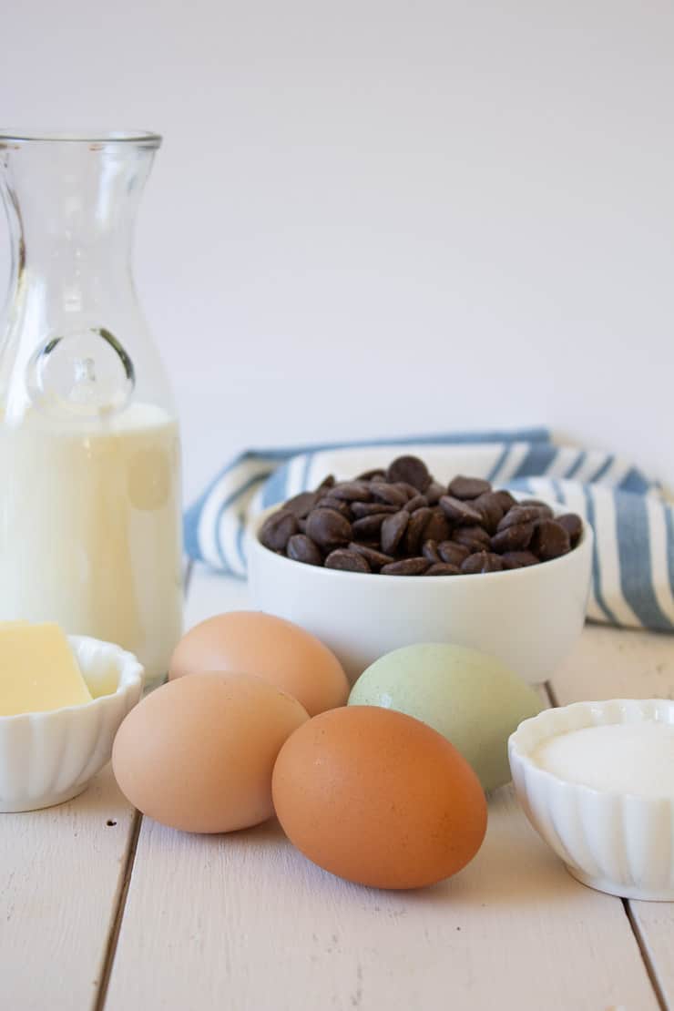 Ingredients used for making chocolate mousse.