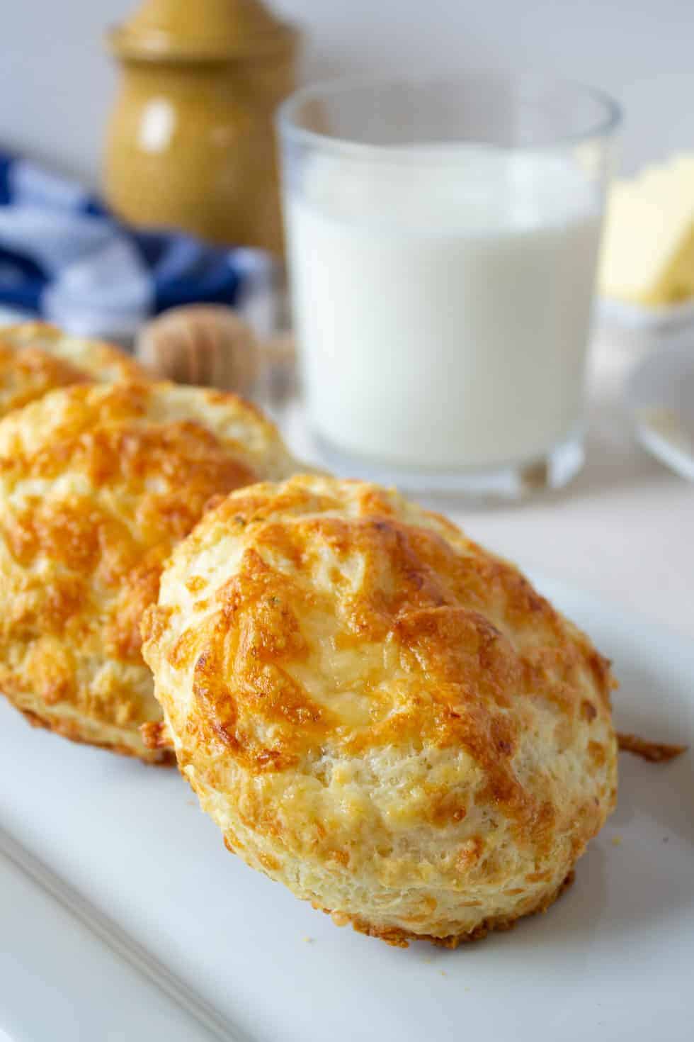 Pepper Jack Biscuits on a long white plate. 