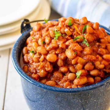 A blue pot filled with Santa Maria Beans.