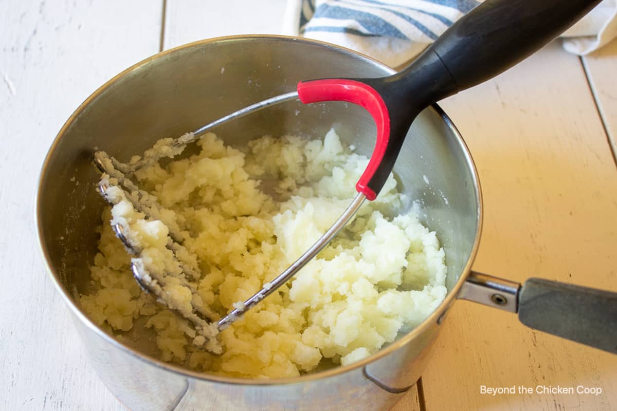 Mashed potatoes in a pot.