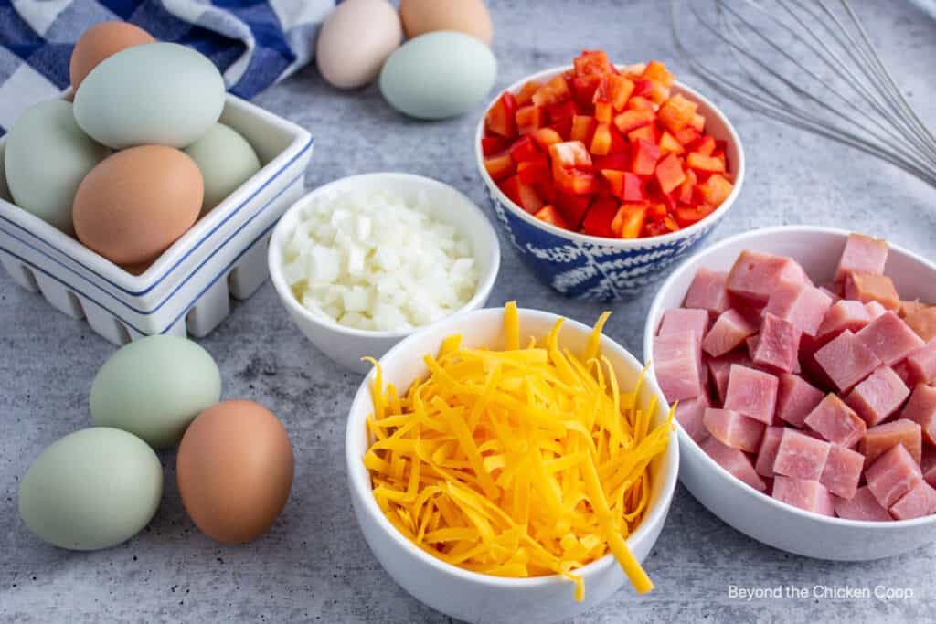Ingredients for making Denver scrambled eggs. 