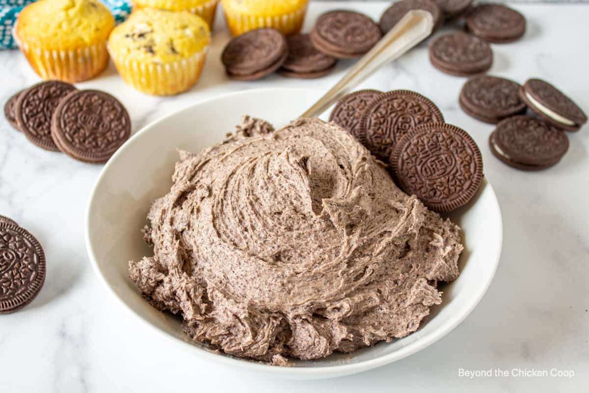 Cookie buttercream frosting in a bowl.