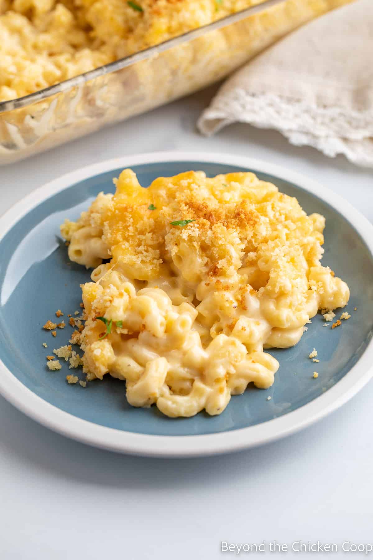 A plate with macaroni and cheese. 